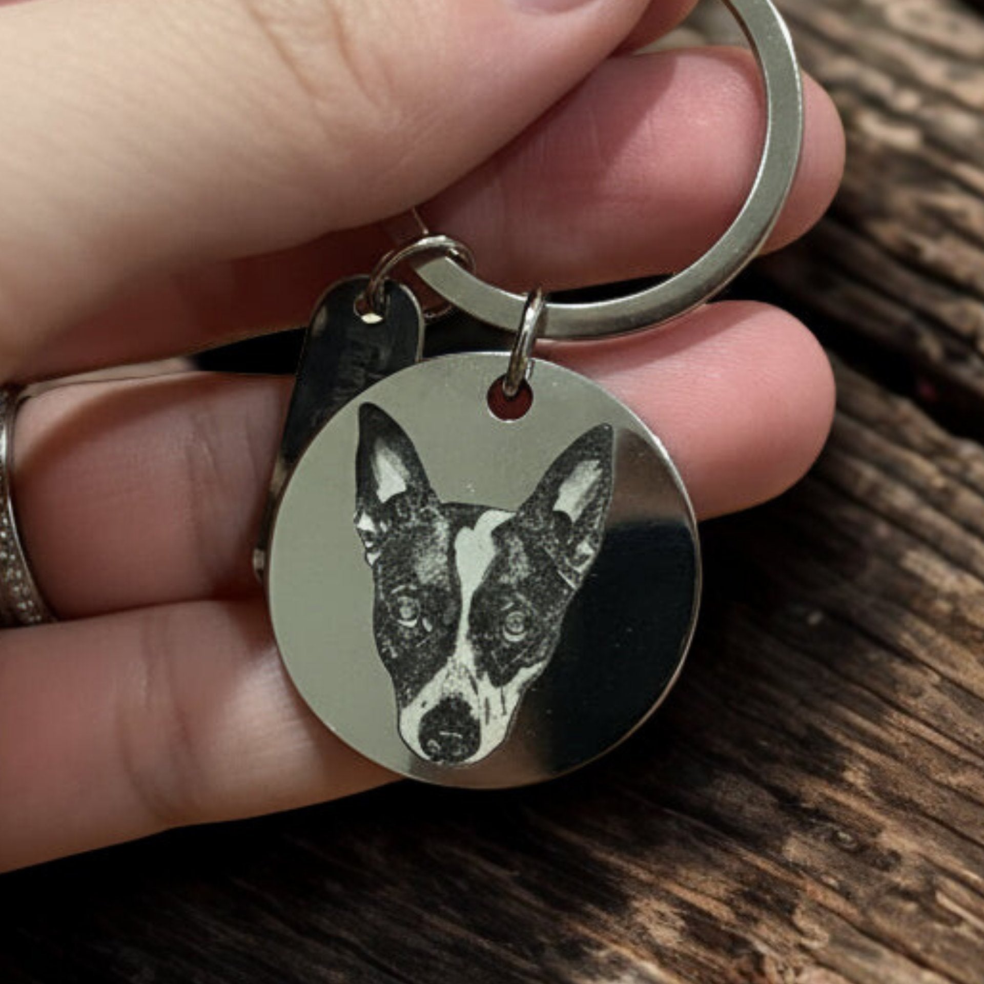 engraved pet portrait keyring